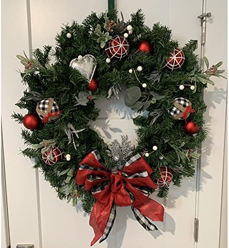 Canadian Pine Artificial Christmas Wreath 30 Inch Unlit