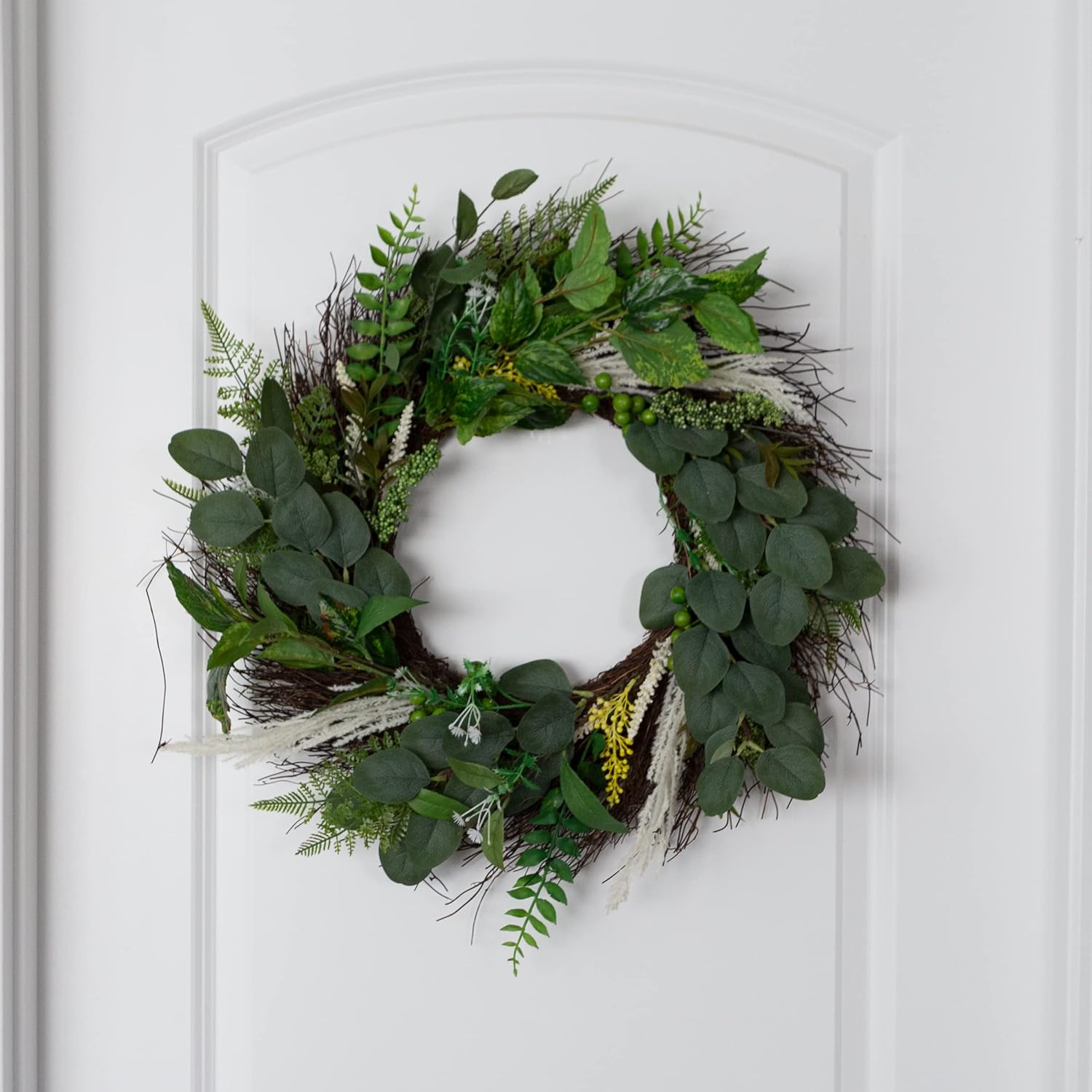 Sweet Anne Eucalyptus Wreath - 22 Inch Artificial Decor